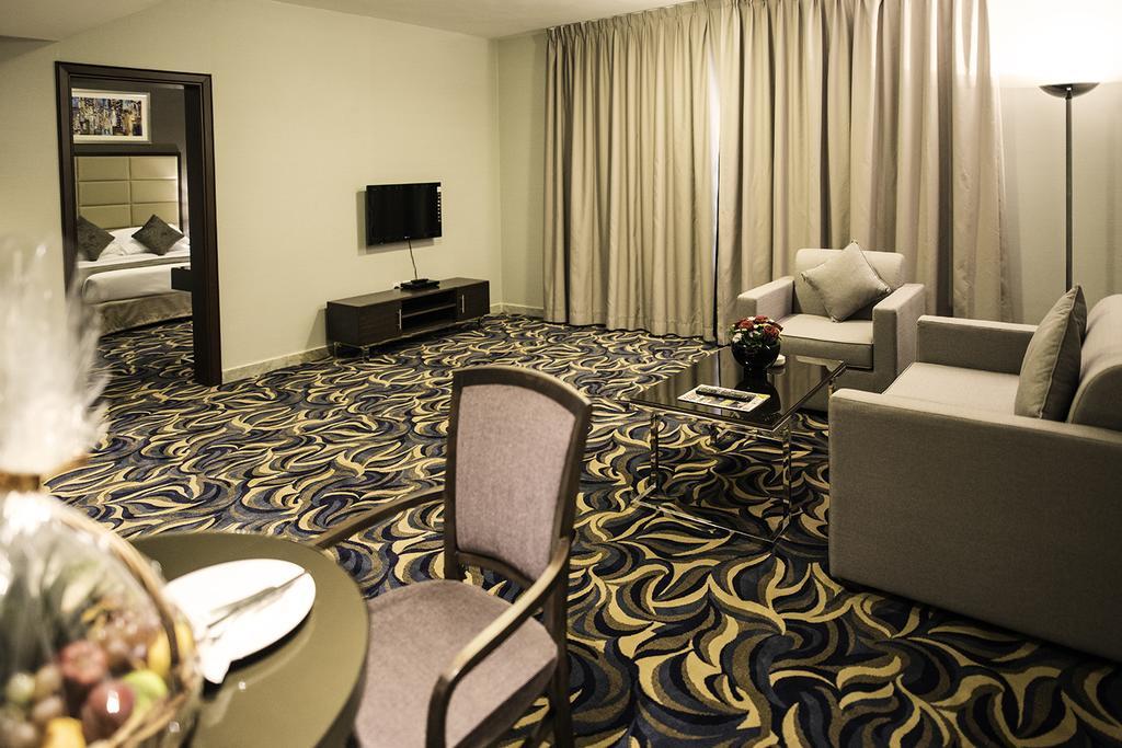 Emirates Plaza Hotel Abu Dhabi Exteriör bild