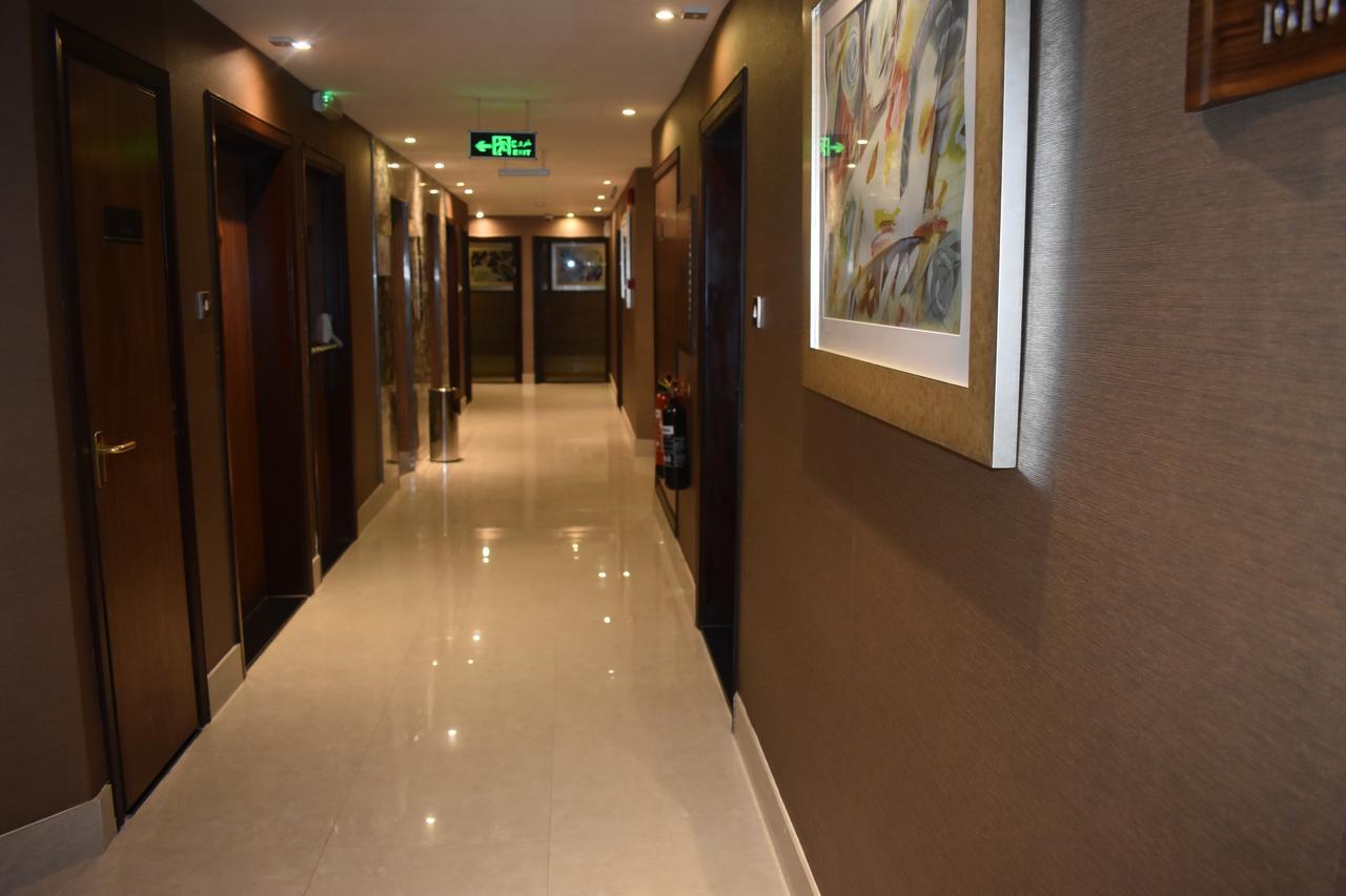 Emirates Plaza Hotel Abu Dhabi Exteriör bild